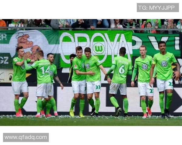 沃尔夫斯堡主场4-0完胜门兴,豪取三分!